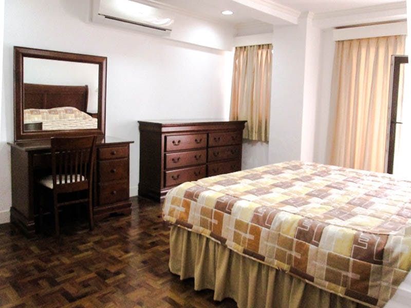 "2BR Condo for Rent in Island Tower, Legazpi Village, Makati"09