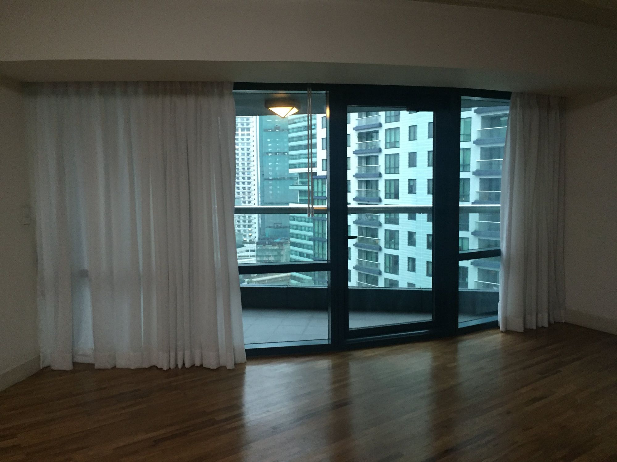 "3BR Condo for Rent in Luna Gardens, Rockwell Center, Makati"05