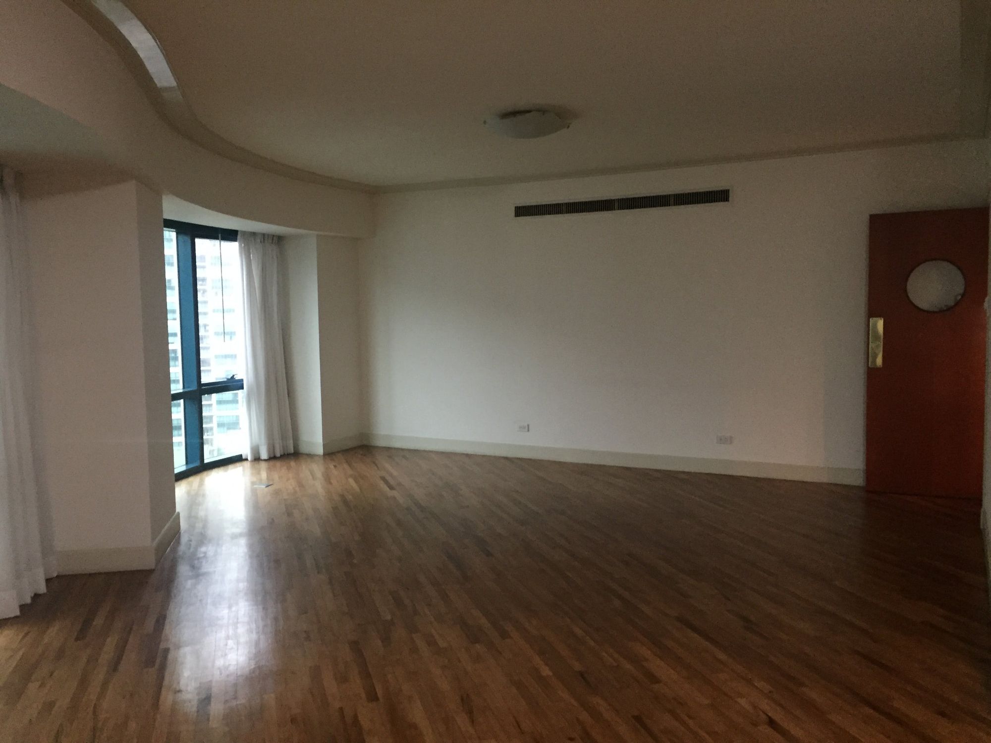 "3BR Condo for Rent in Luna Gardens, Rockwell Center, Makati"09