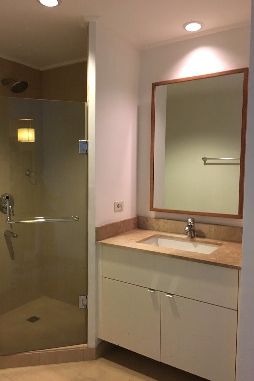 "1BR Condo for Rent in Joya Lofts and Towers, Rockwell Center, Makati"09