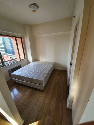"1BR Condo for Rent in Greenbelt Parkplace, Legazpi Village, Makati"01