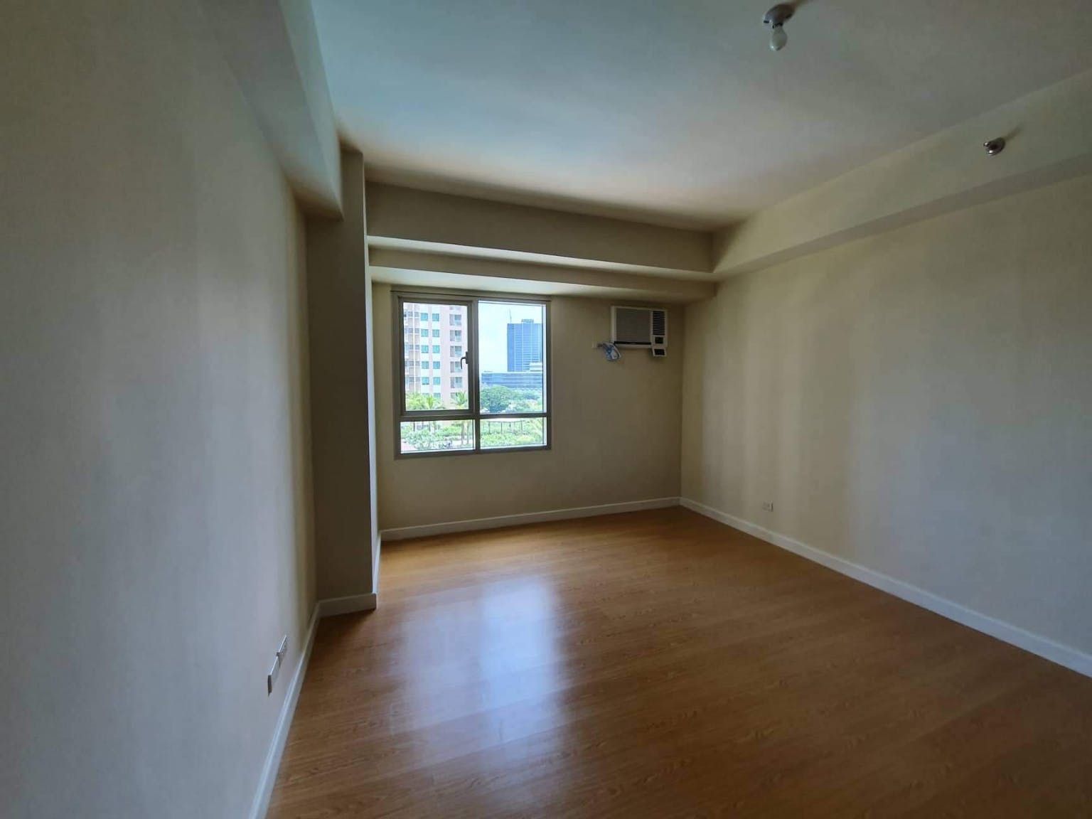 "2BR Condo for Rent in The Grove by Rockwell, Ugong, Pasig"04