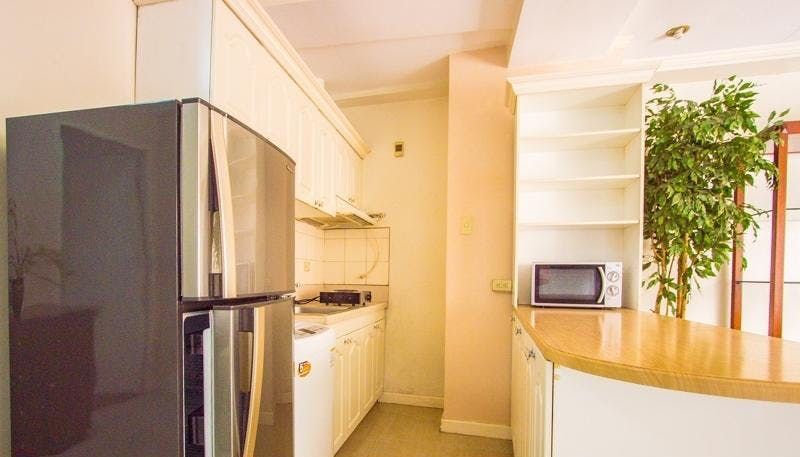 "1BR Condo for Rent in BSA Tower, Legazpi Village, Makati"04