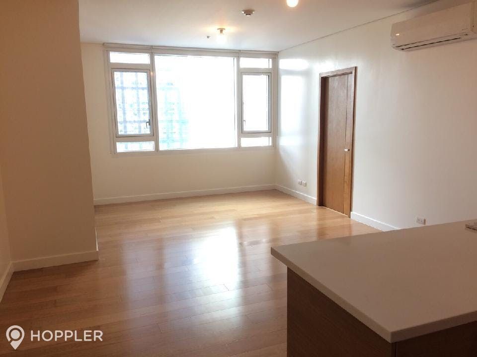 "2BR Condo for Rent in Park Terraces, San Lorenzo, Makati"08