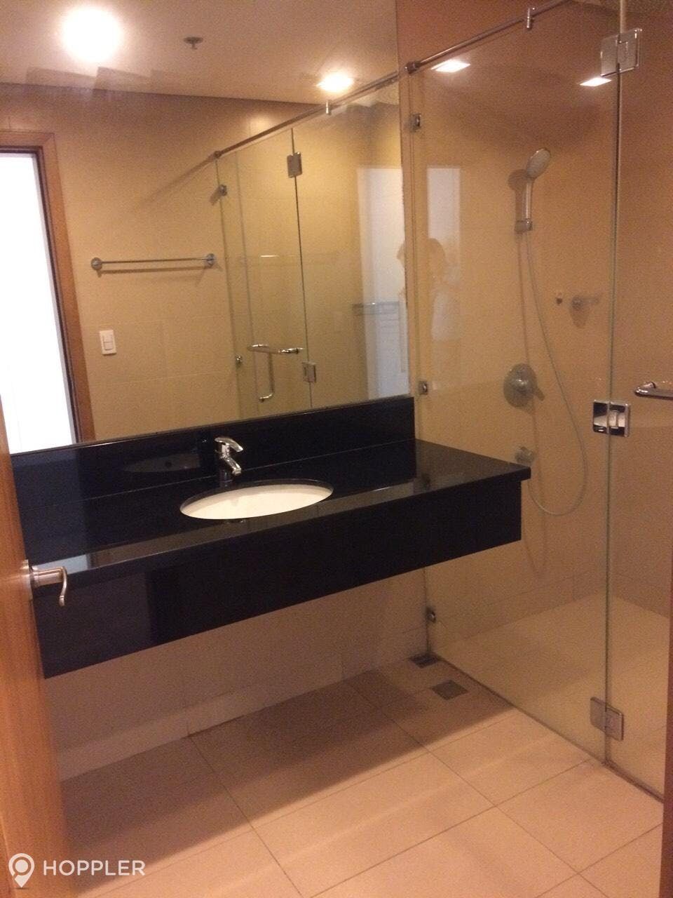 "2BR Condo for Rent in Park Terraces, San Lorenzo, Makati"09