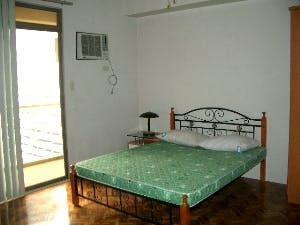 "1BR Condo for Rent in Paseo Parkview Suites, Salcedo Village, Makati"04