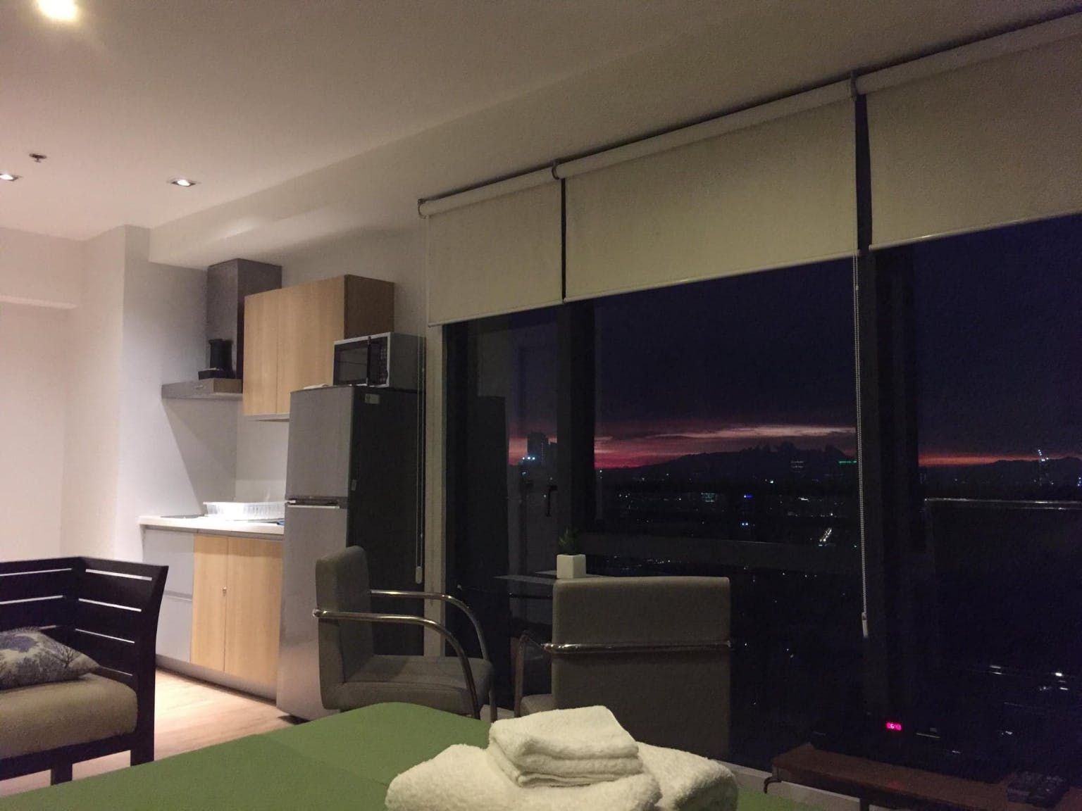 "Studio Condo for Rent in Hidalgo Place, Rockwell Center, Makati"03