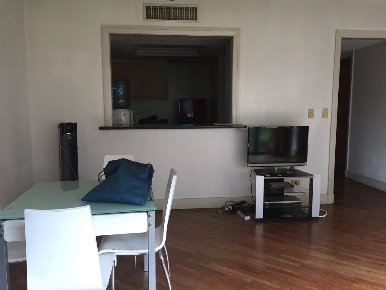 "Studio Condo for Rent in Hidalgo Place, Rockwell Center, Makati"04