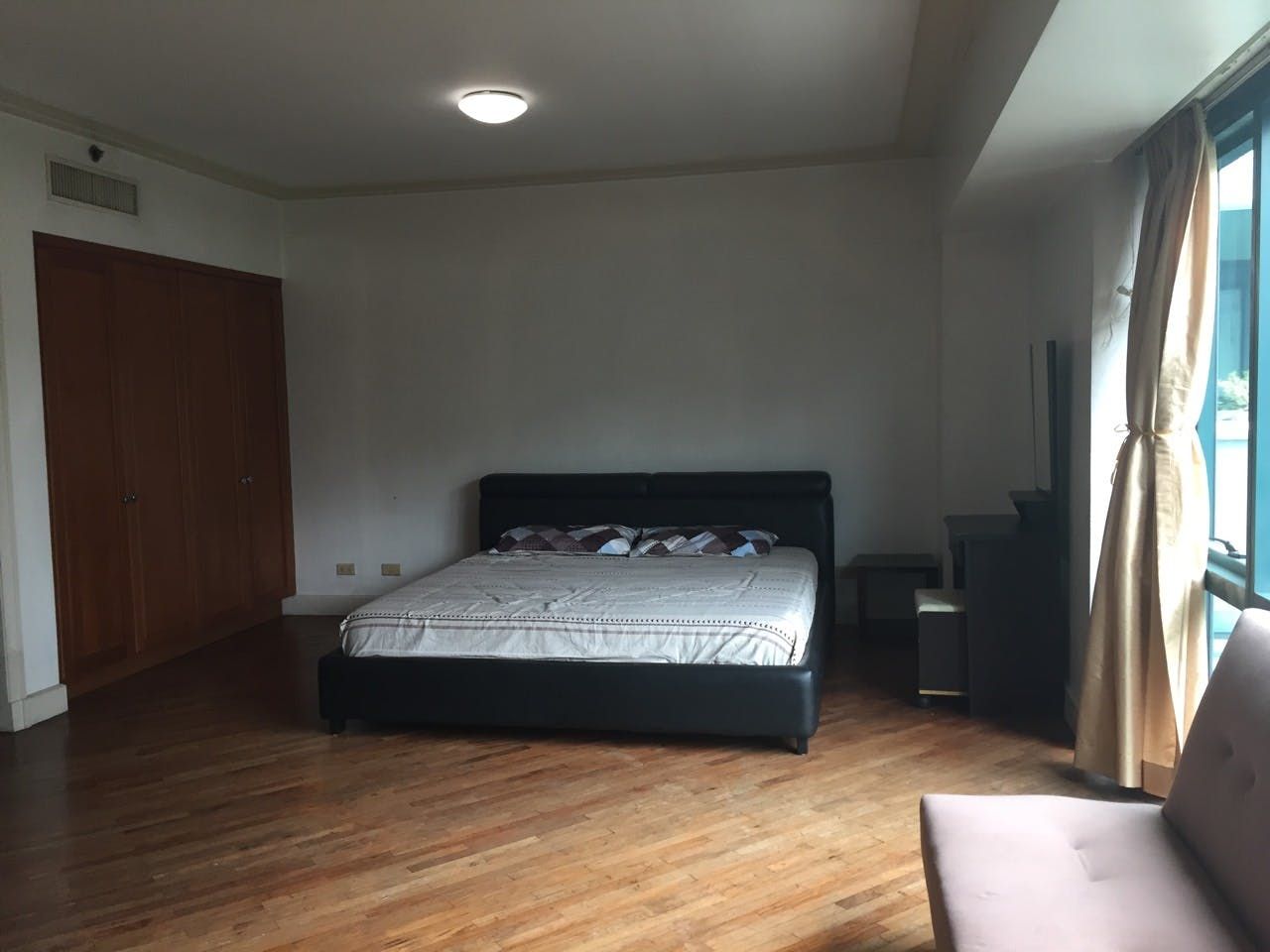 "Studio Condo for Rent in Hidalgo Place, Rockwell Center, Makati"06