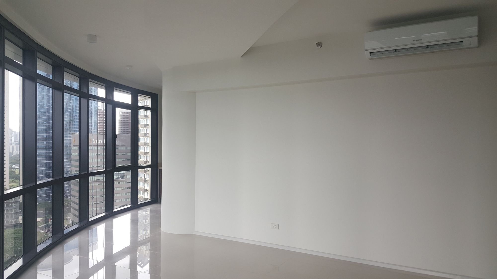 "2BR Condo for Rent in Arya Residences, BGC - Bonifacio Global City, Ta"05