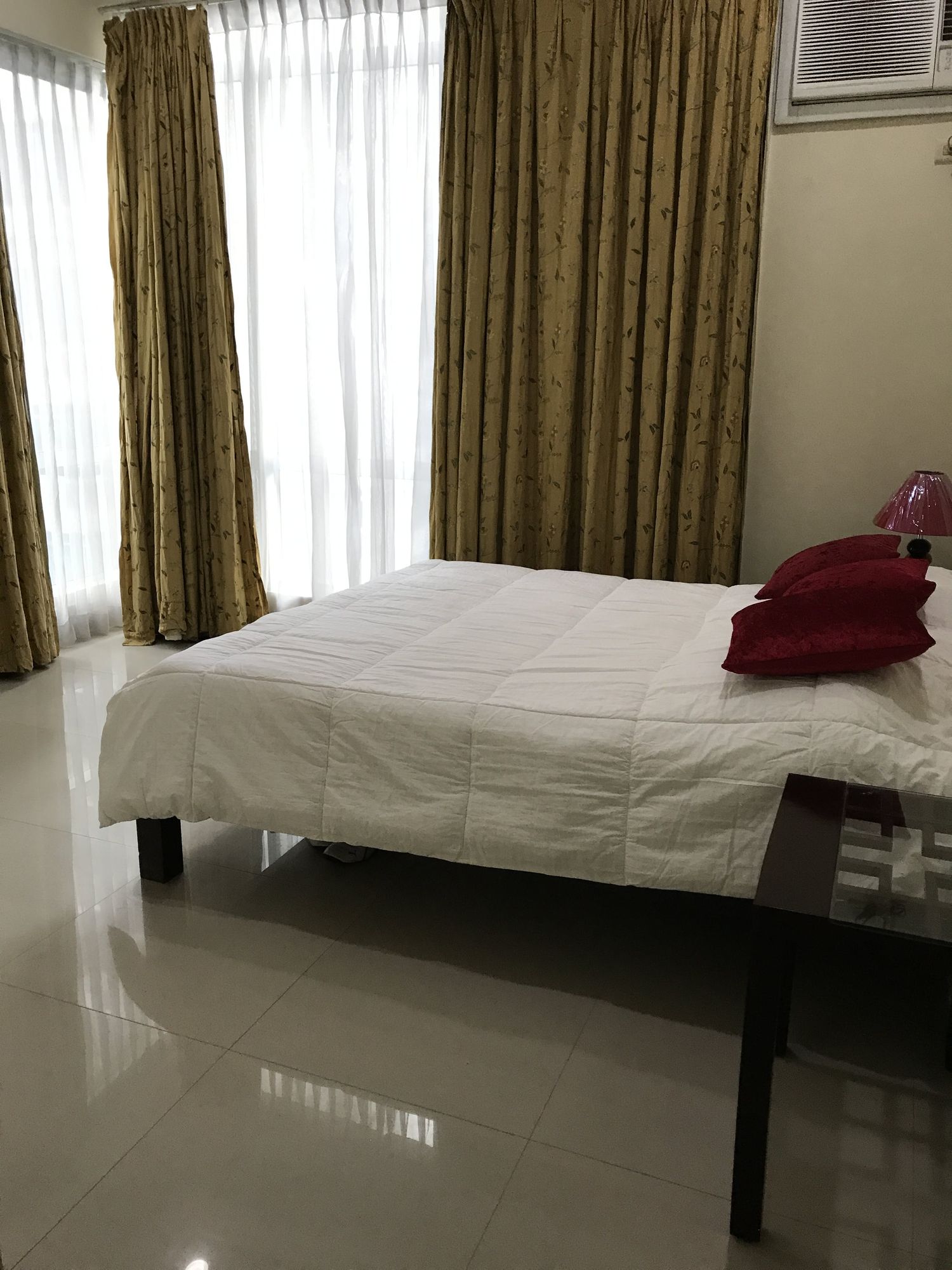 "2BR Condo for Rent in The Grand Hamptons, BGC - Bonifacio Global City,"10