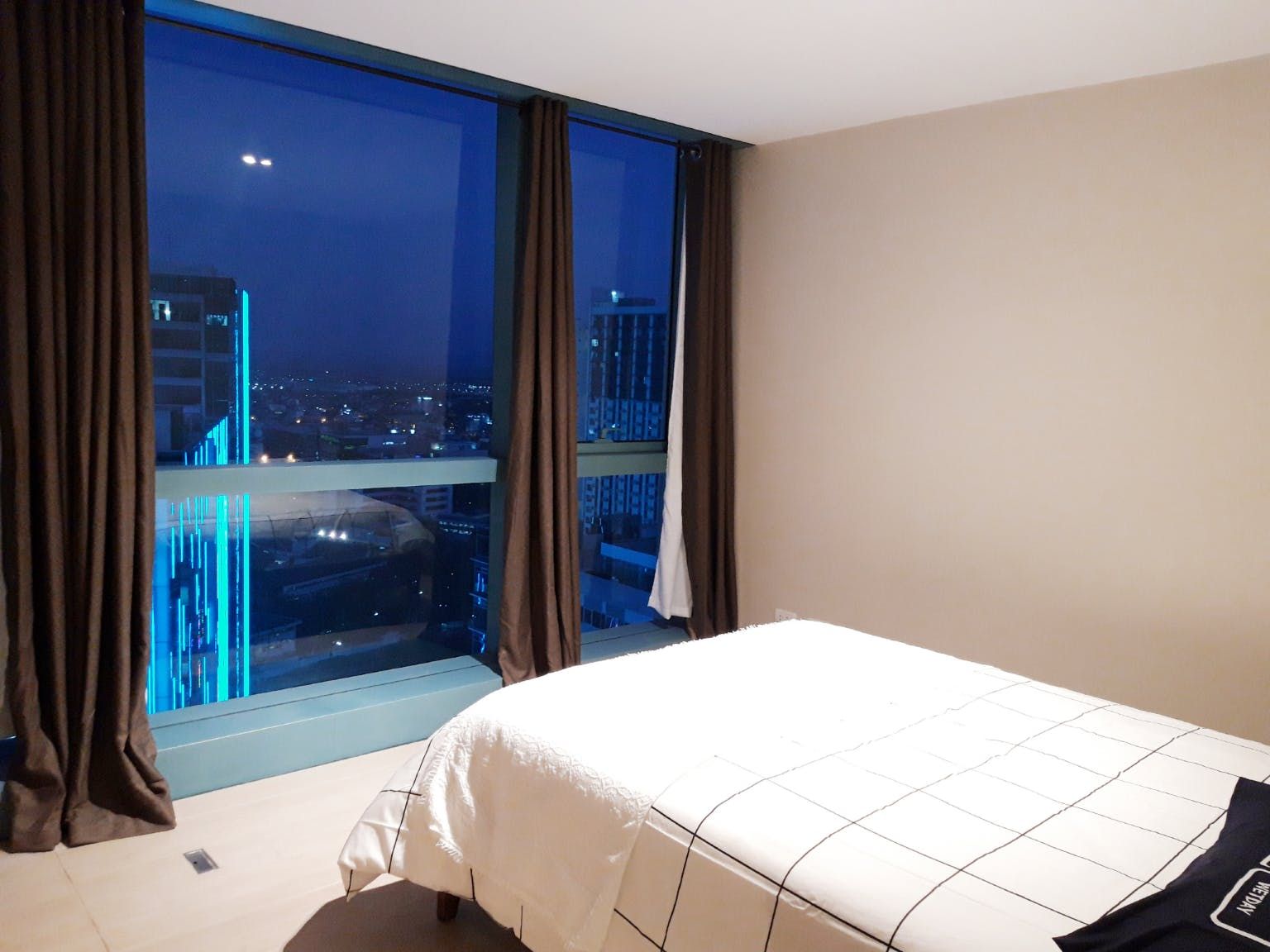 "2BR Condo for Rent in One Uptown Residence, BGC - Bonifacio Global Cit"04