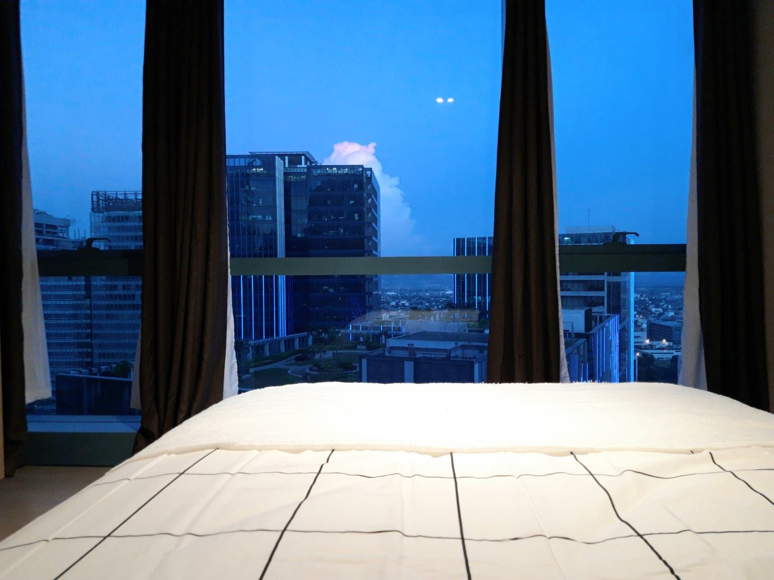 "2BR Condo for Rent in One Uptown Residence, BGC - Bonifacio Global Cit"06
