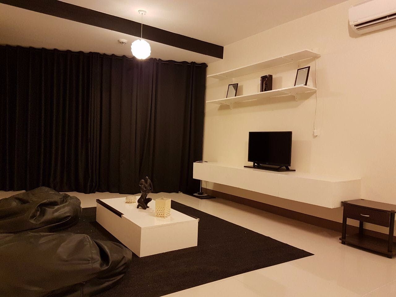 "2BR Condo for Rent in The Venice Luxury Residences, McKinley Hill, Tag"08