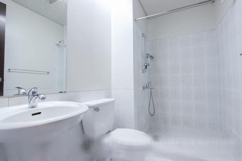 "2BR Condo for Rent in The Residences at Greenbelt, Legazpi Village, Ma"06