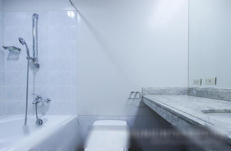 "2BR Condo for Rent in The Residences at Greenbelt, Legazpi Village, Ma"10