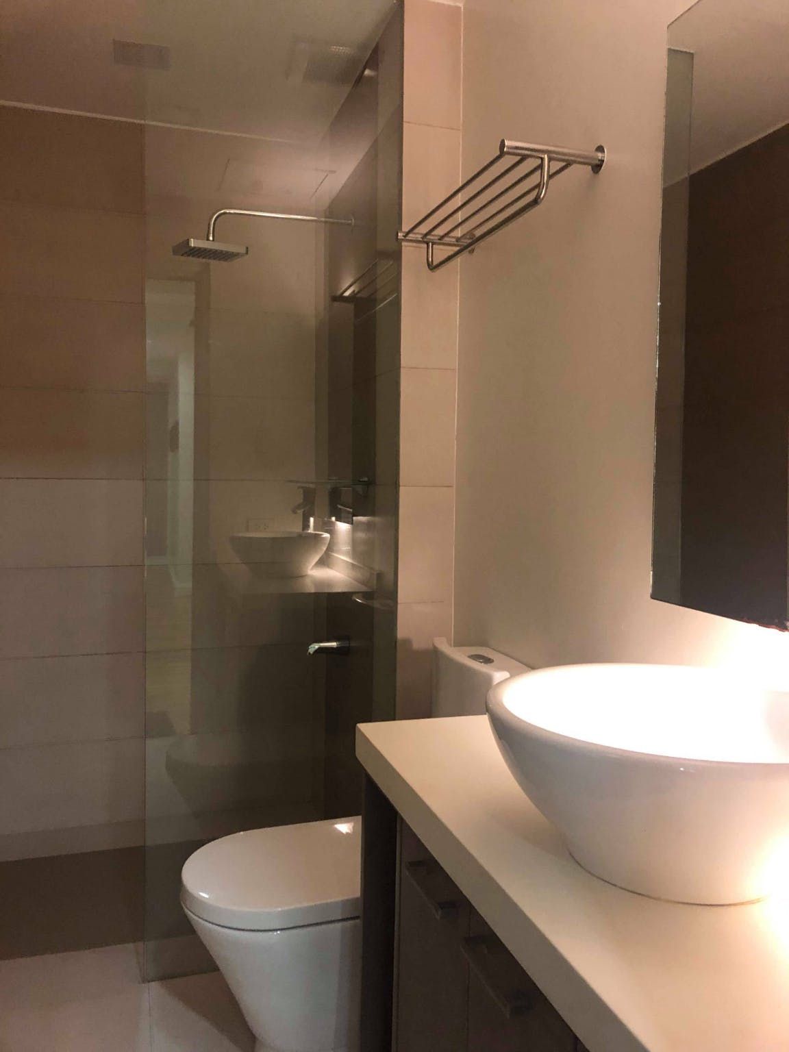 "2BR Condo for Rent in Easton Place, Salcedo Village, Makati"04