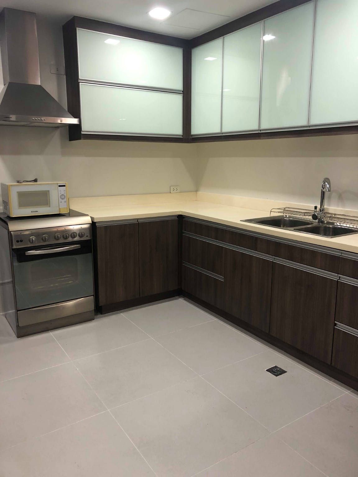 "2BR Condo for Rent in Easton Place, Salcedo Village, Makati"06