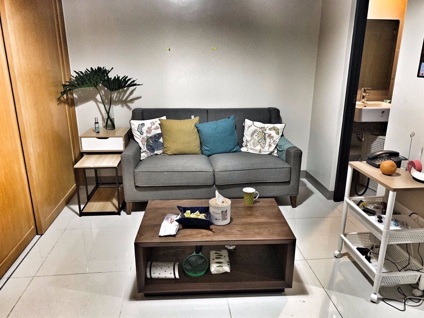 "Studio Condo for Rent in One Uptown Residence, BGC - Bonifacio Global"03