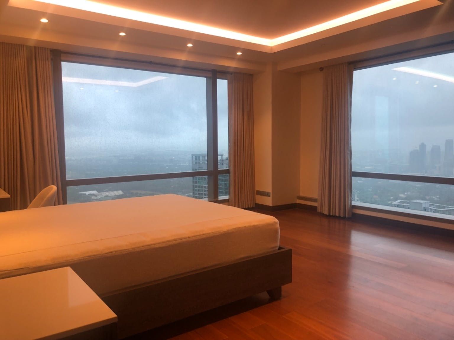 "3BR Condo for Rent in Horizon Homes at Shangri-la The Fort, BGC - Boni"10