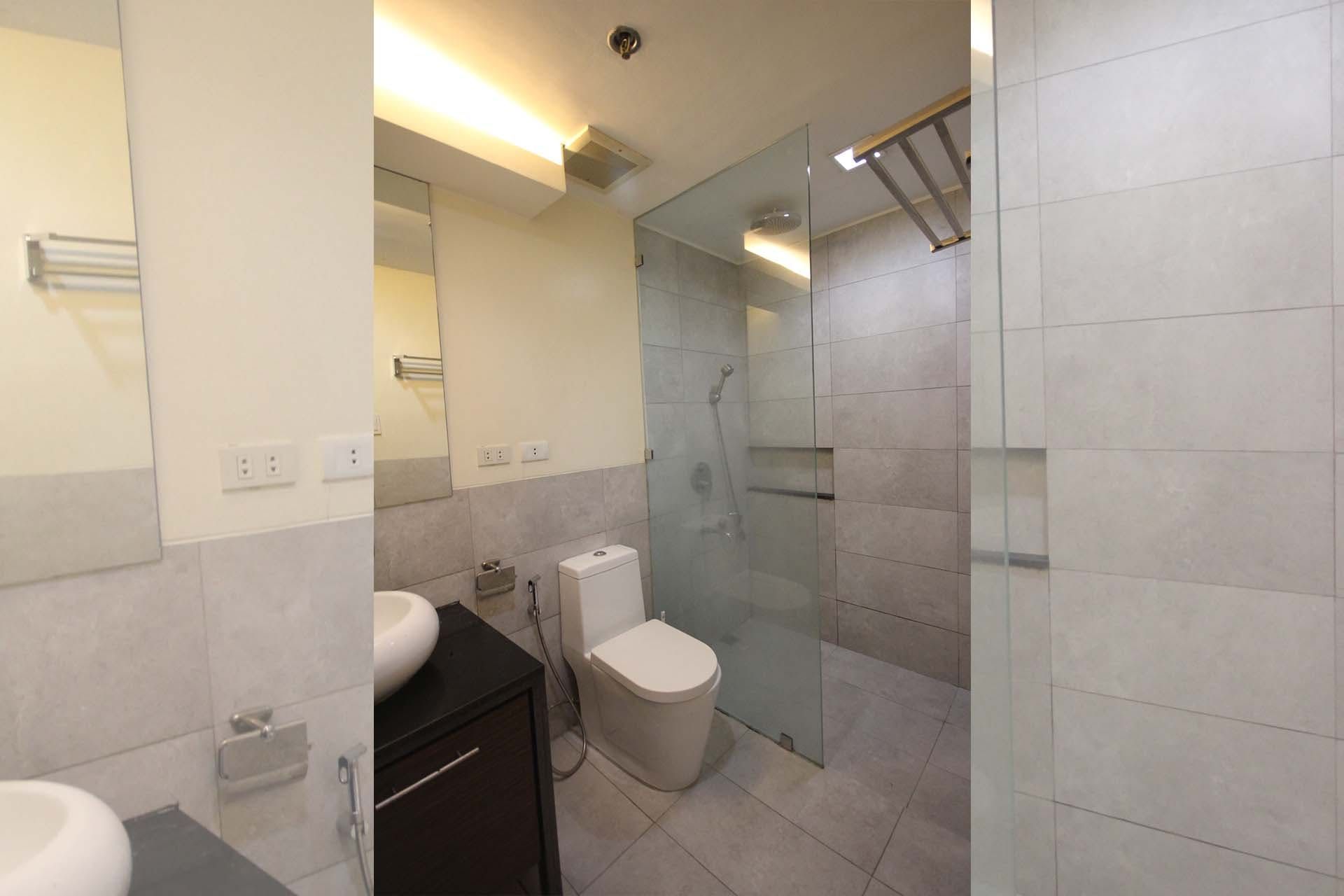 "1BR Condo for Rent in Emerald Mansion, Ortigas Center, Pasig"10