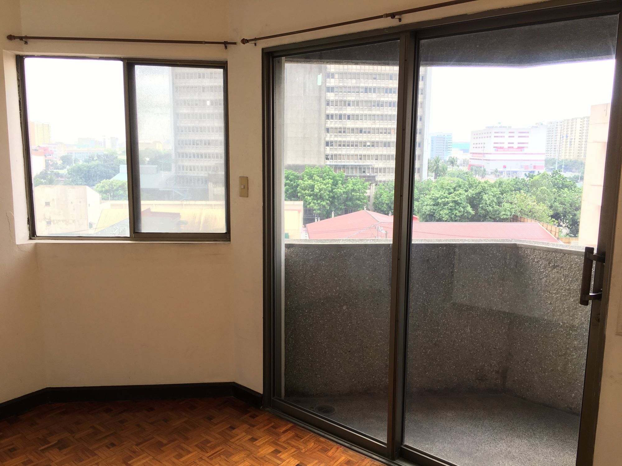 "1BR Condo for Rent in Sunset View Towers, Barangay 13, Pasay"07