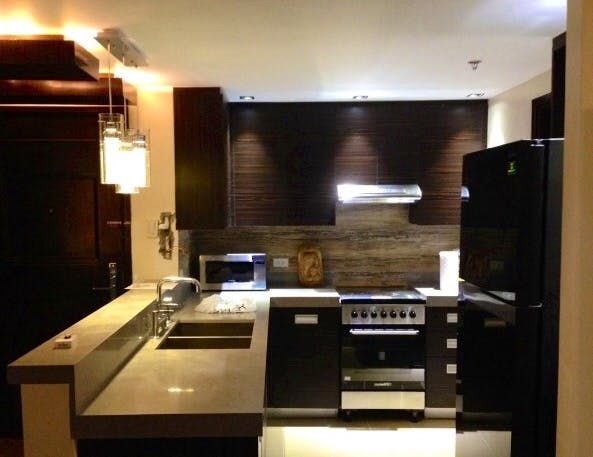 "2BR Condo for Rent in Edades Tower and Garden Villas, Rockwell Center,"10