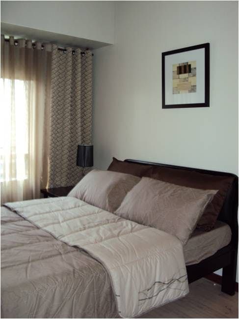 "1BR Condo for Rent in The Columns Legaspi, Legazpi Village, Makati"10