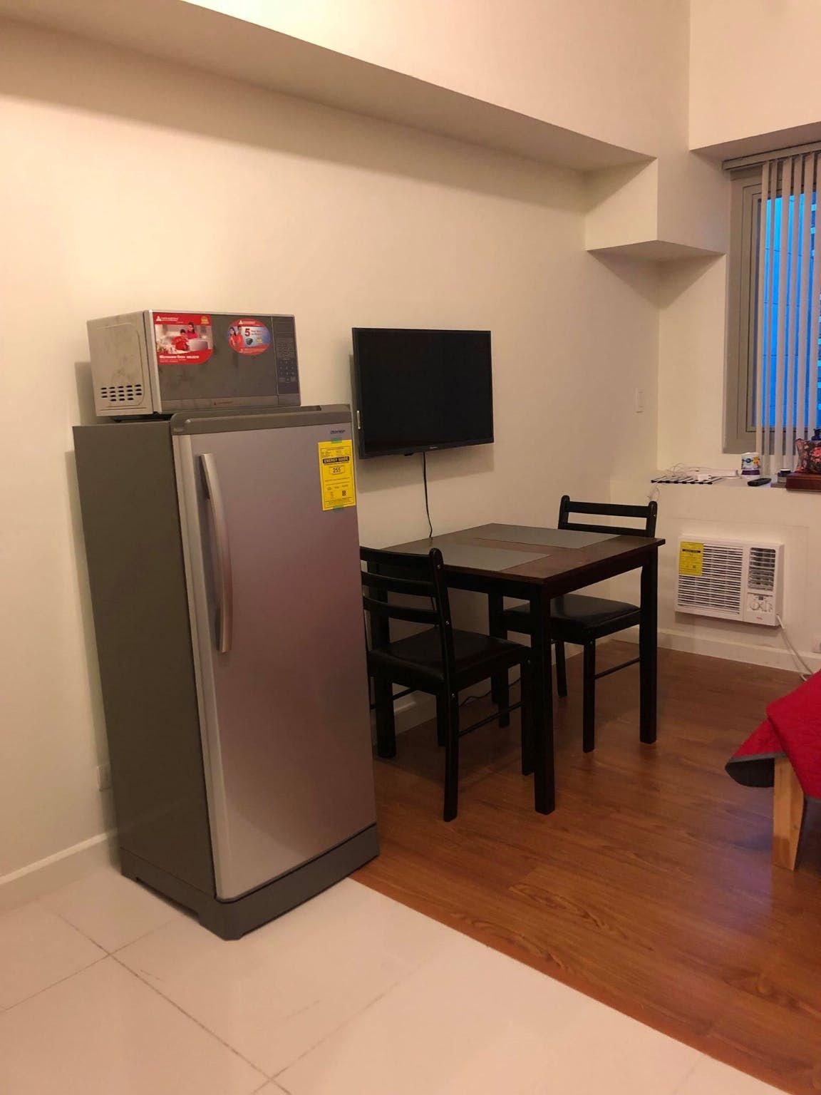 "1BR Condo for Rent in Eton Tower, Legazpi Village, Makati"08