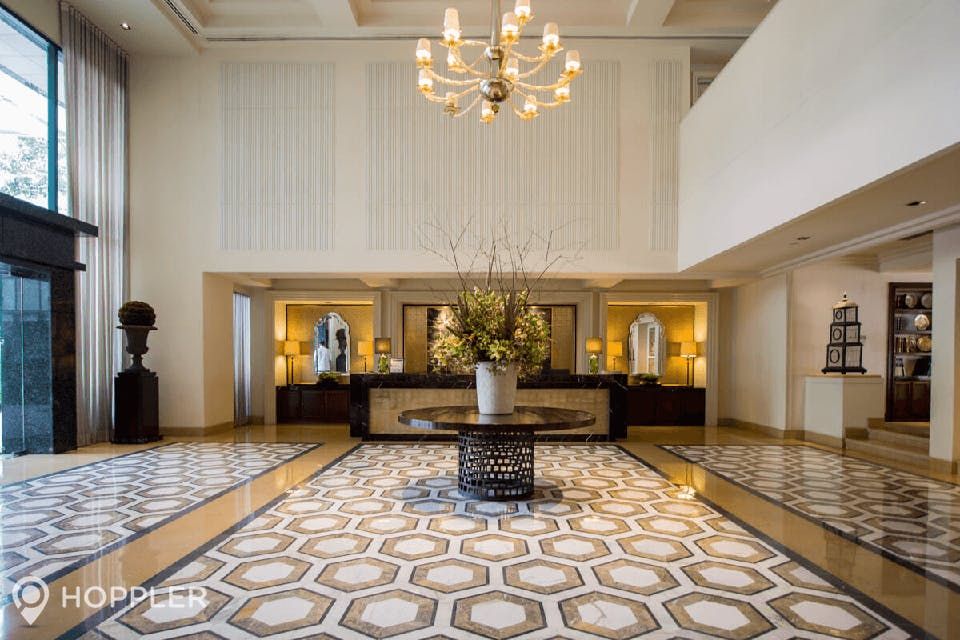 "3BR Condo for Rent in Edades Tower and Garden Villas, Rockwell Center,"04