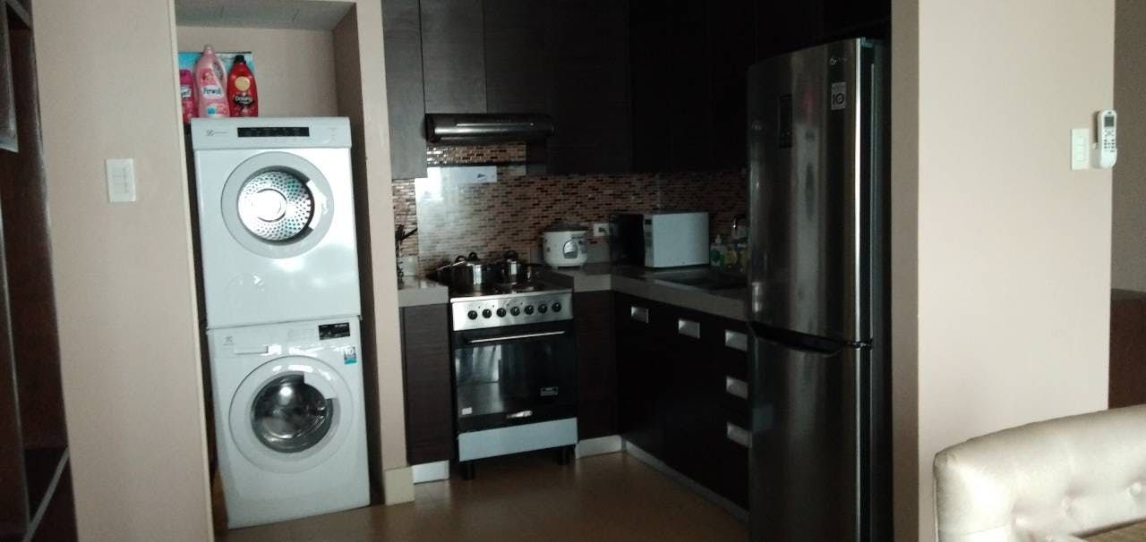 "1BR Condo for Rent in Edades Tower and Garden Villas, Rockwell Center,"06