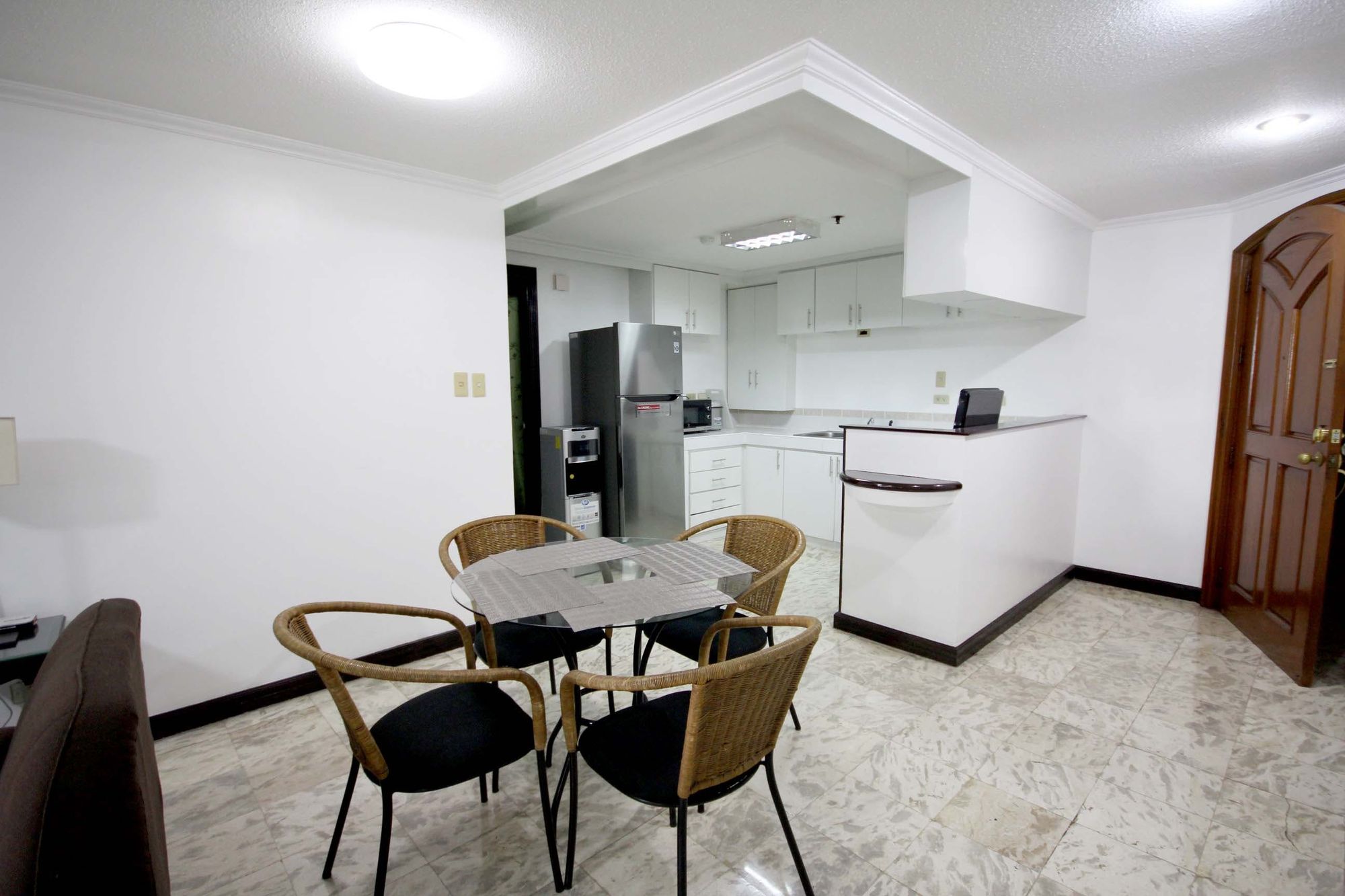 "2BR Condo for Rent in Emerald Mansion, Ortigas Center, Pasig"08