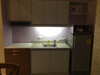 "Studio Condo for Rent in KL Tower, Legazpi Village, Makati"08