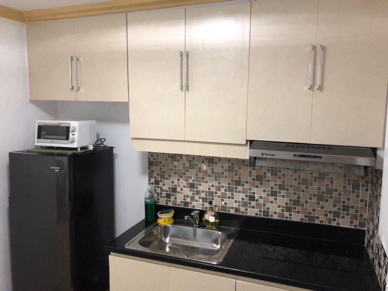 "1BR Condo for Rent in The Malayan Plaza, Ortigas Center, Pasig"10