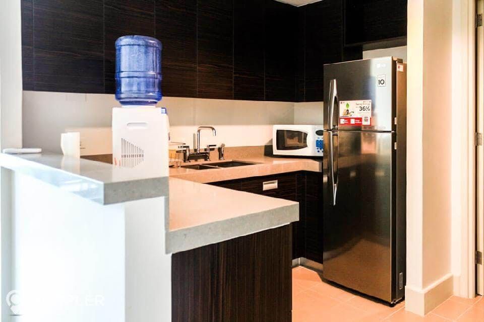 "2BR Condo for Rent in Edades Tower and Garden Villas, Rockwell Center,"04