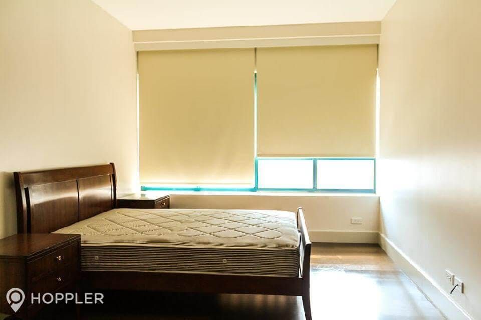 "2BR Condo for Rent in Edades Tower and Garden Villas, Rockwell Center,"06