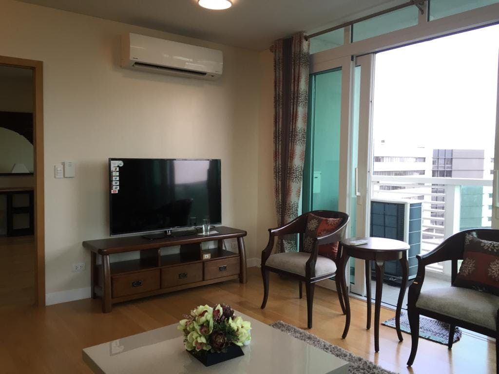 "1BR Condo for Rent in Park Terraces, San Lorenzo, Makati"06