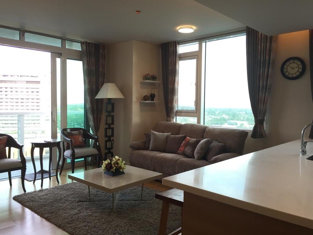 "1BR Condo for Rent in Park Terraces, San Lorenzo, Makati"10