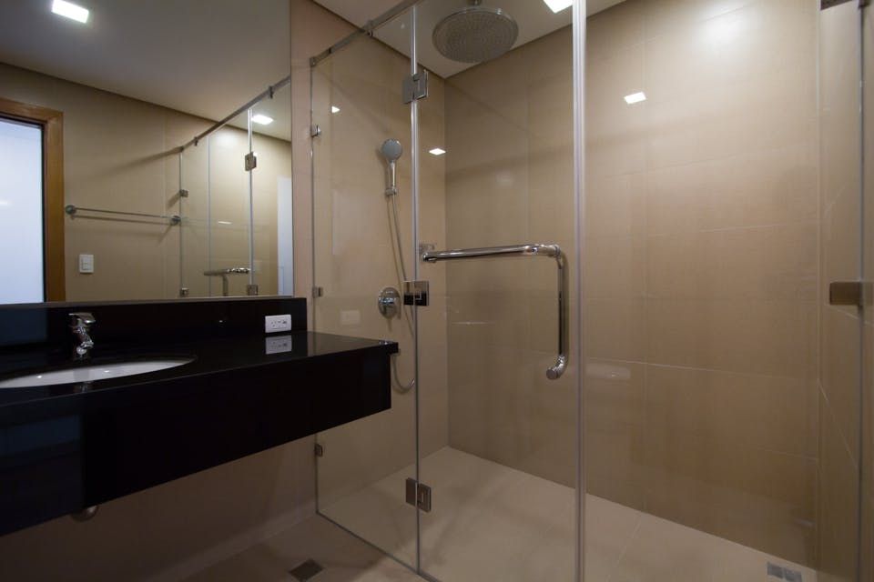 "2BR Condo for Rent in Park Terraces, San Lorenzo, Makati"05