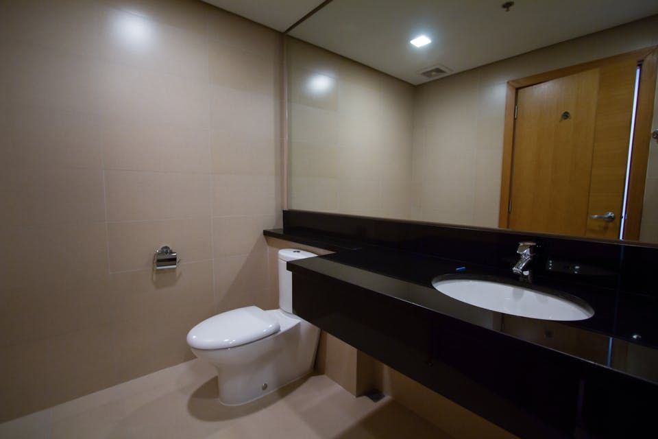"2BR Condo for Rent in Park Terraces, San Lorenzo, Makati"08