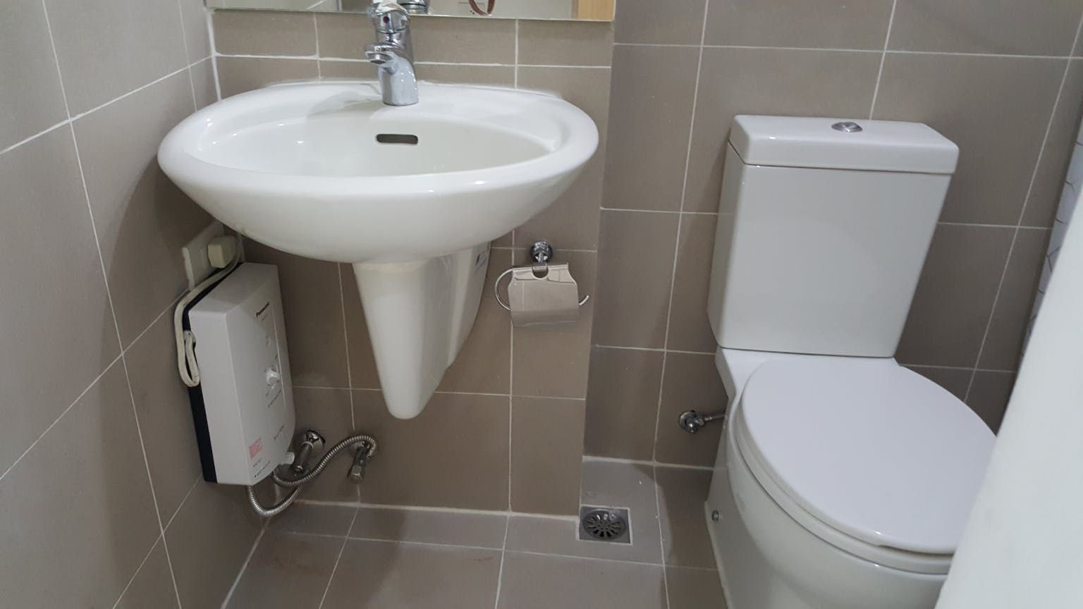 "Studio Condo for Rent in The Residences at Commonwealth, Batasan Hills"06