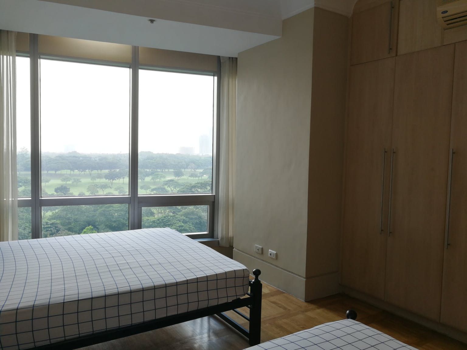 "2BR Condo for Rent in One McKinley Place, BGC - Bonifacio Global City,"09