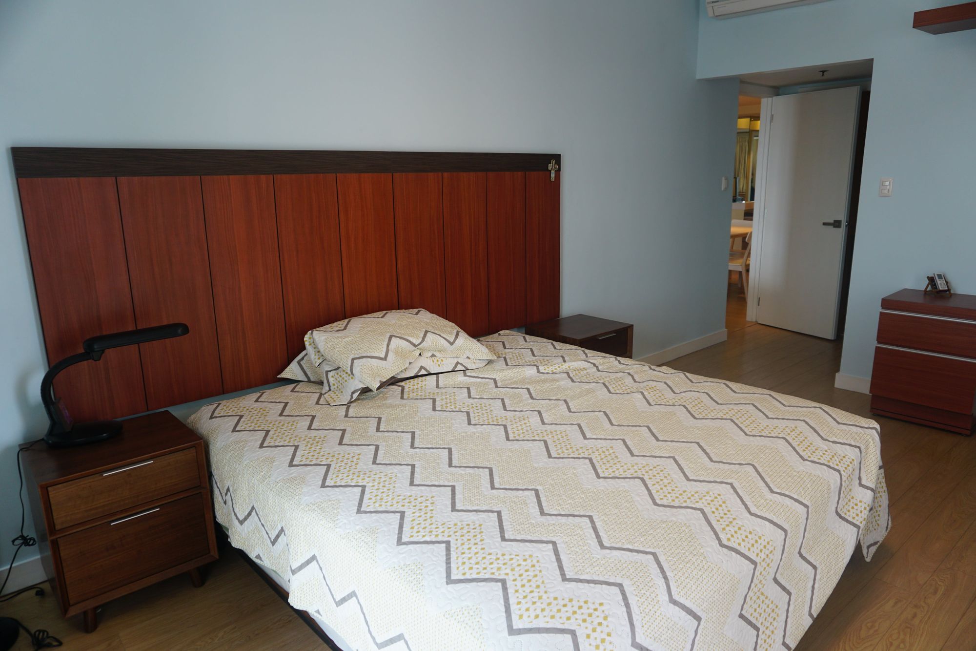 "2BR Condo for Rent in One Shangri-La Place, Ortigas Center, Mandaluyon"09