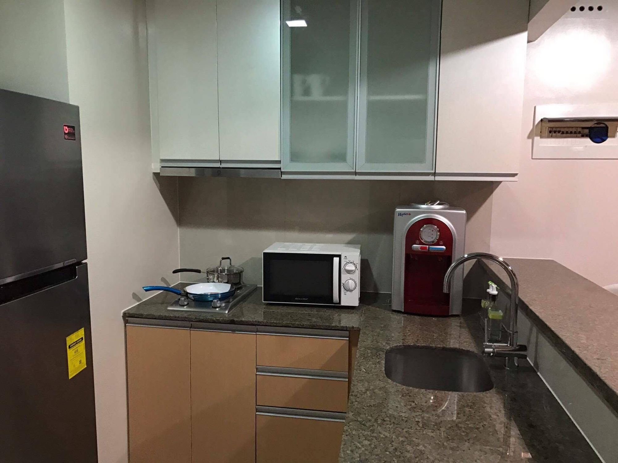 "1BR Condo for Rent in Greenbelt Hamilton, Legazpi Village, Makati"09
