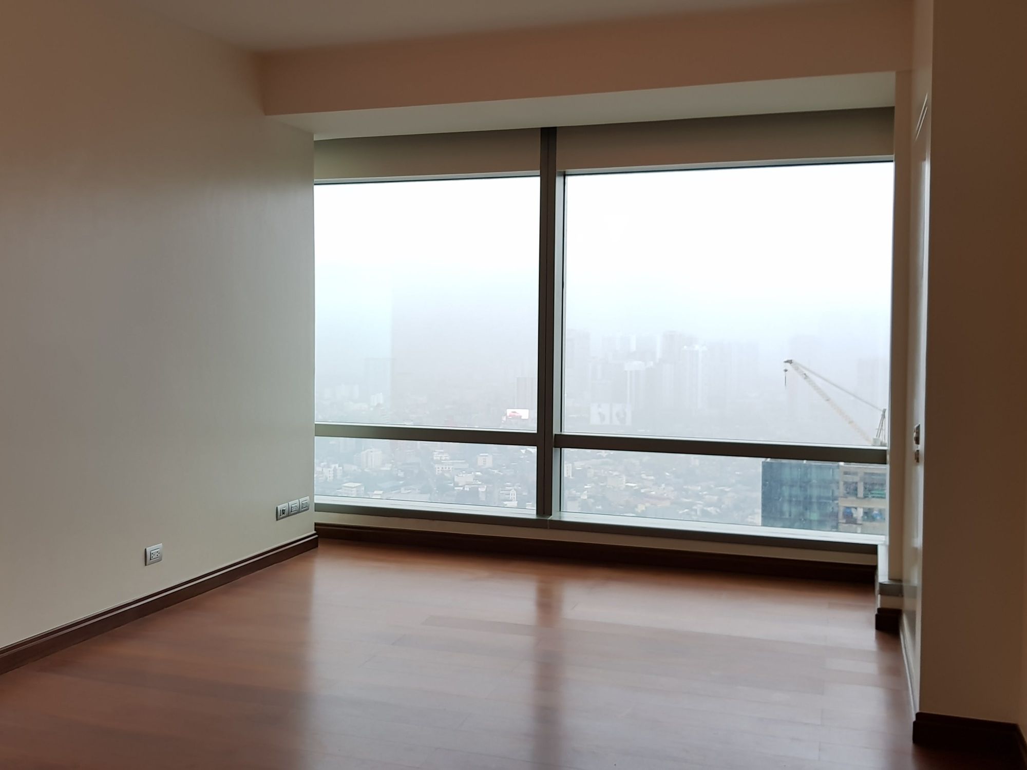 "3BR Condo for Rent in Horizon Homes at Shangri-la The Fort, BGC - Boni"10