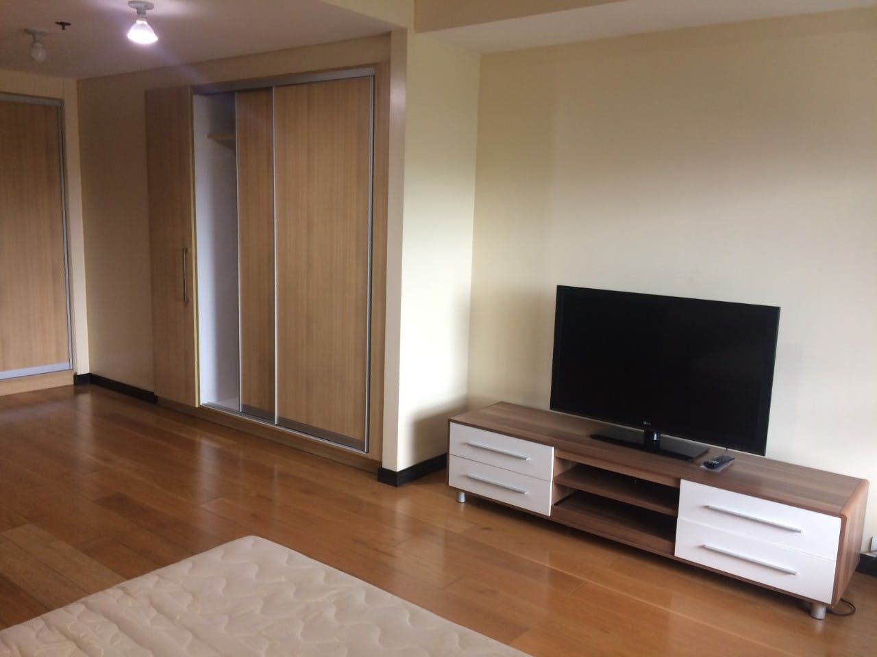 "2BR Condo for Rent in One Serendra, BGC - Bonifacio Global City, Tagui"08