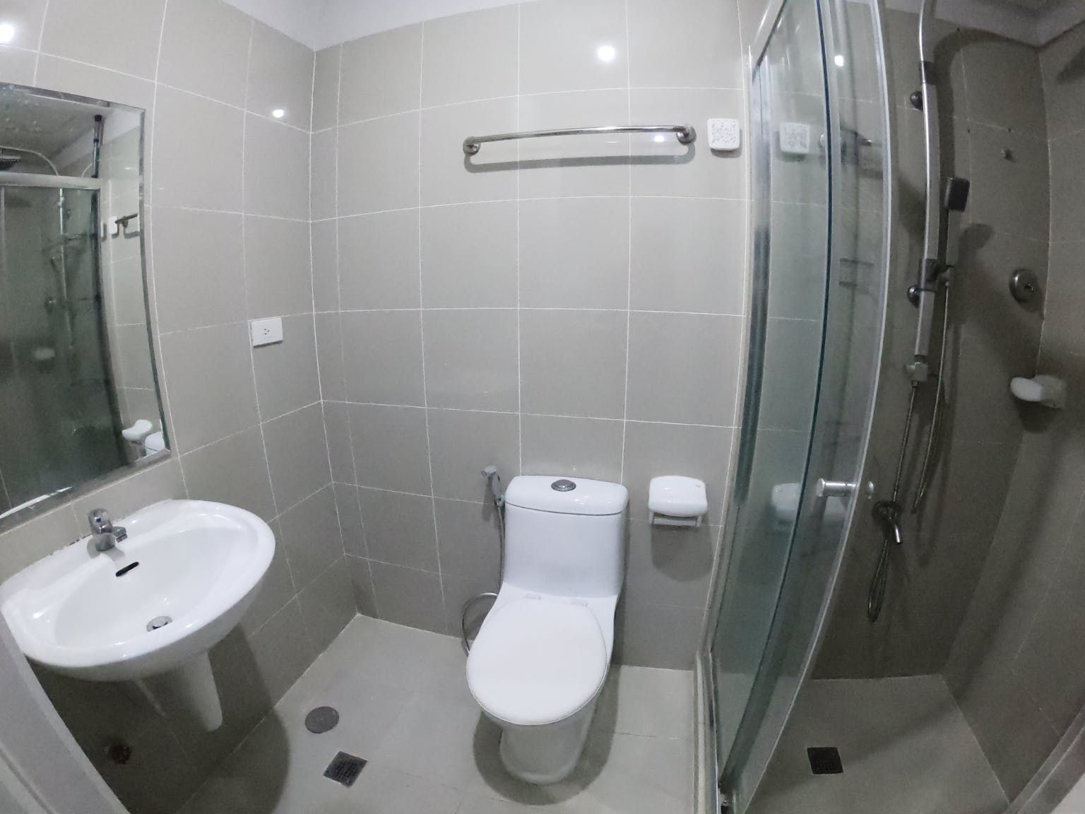 "1BR Condo for Rent in Stellar Place, Project 8, Quezon City"07
