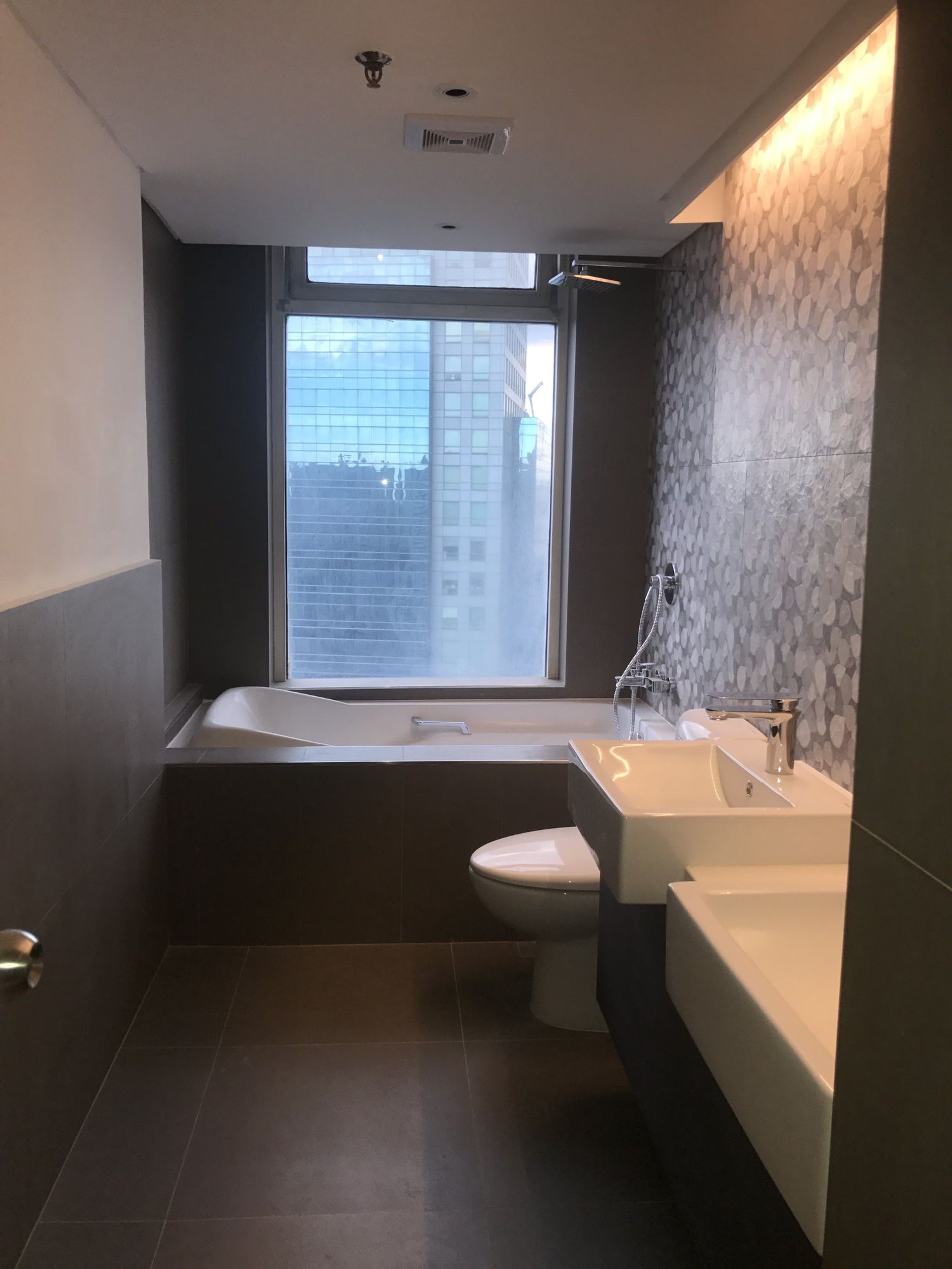 "3BR Condo for Rent in The Salcedo Park, Salcedo Village, Makati"09