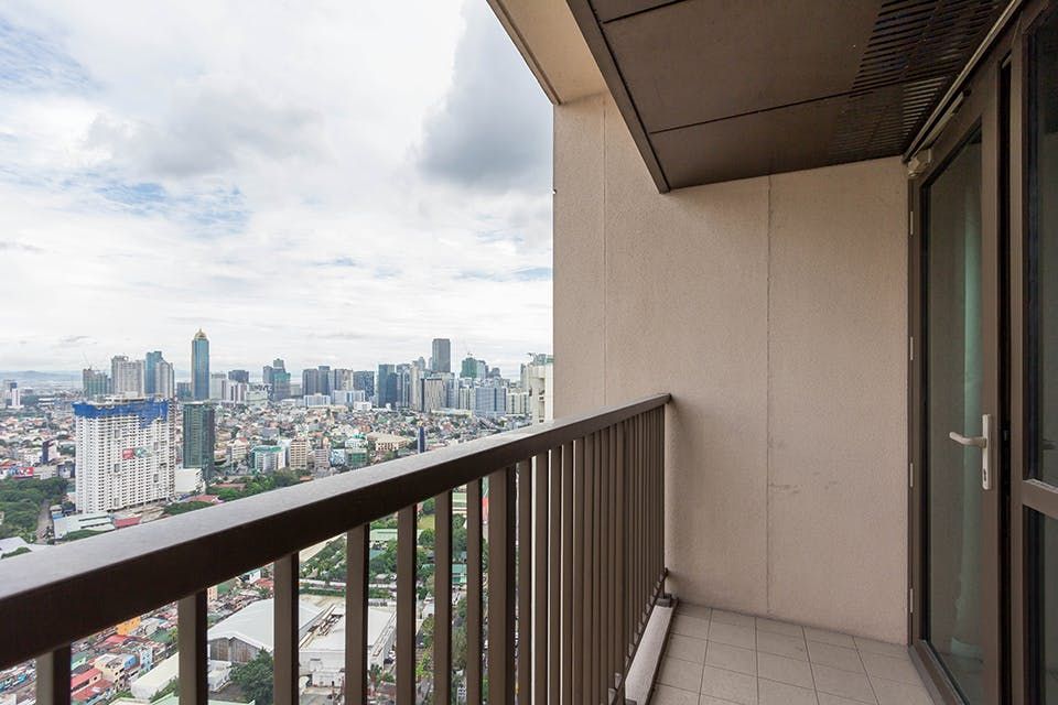 "2BR Condo for Rent in Joya Lofts and Towers, Rockwell Center, Makati"03