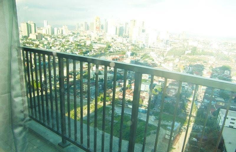 "2BR Condo for Rent in Joya Lofts and Towers, Rockwell Center, Makati"04
